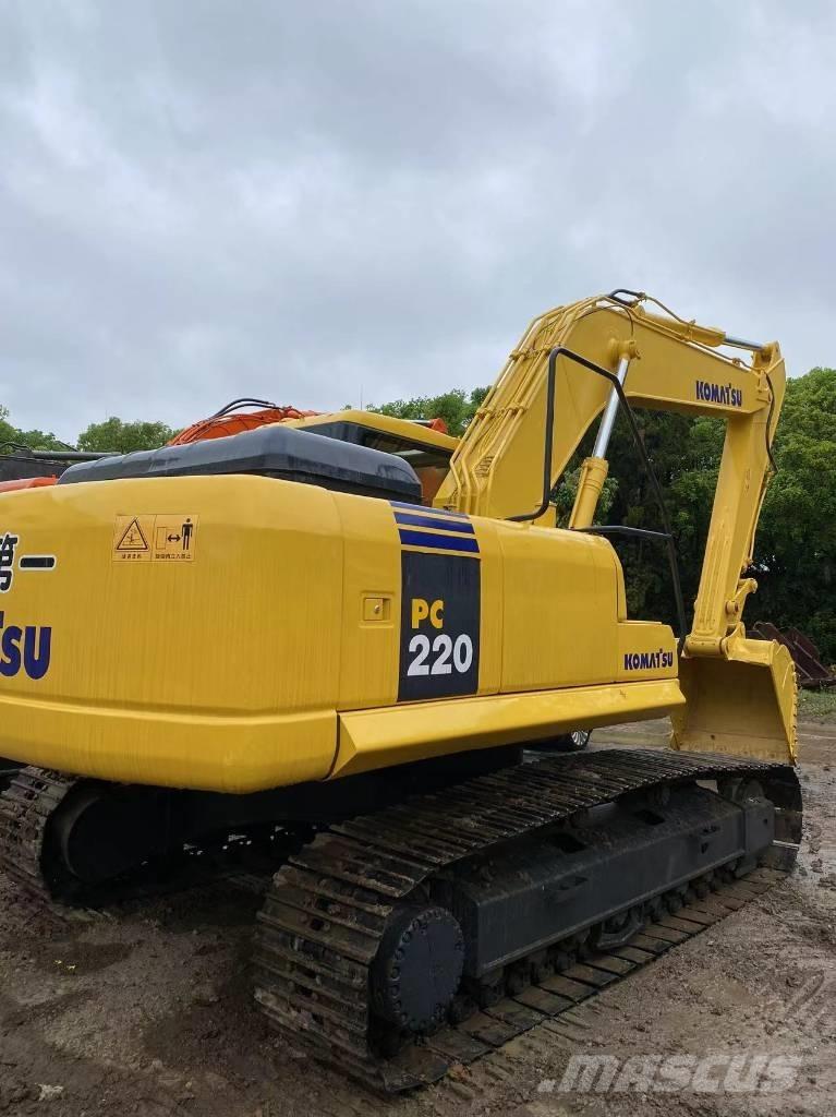 Komatsu 220 Pelle sur chenilles
