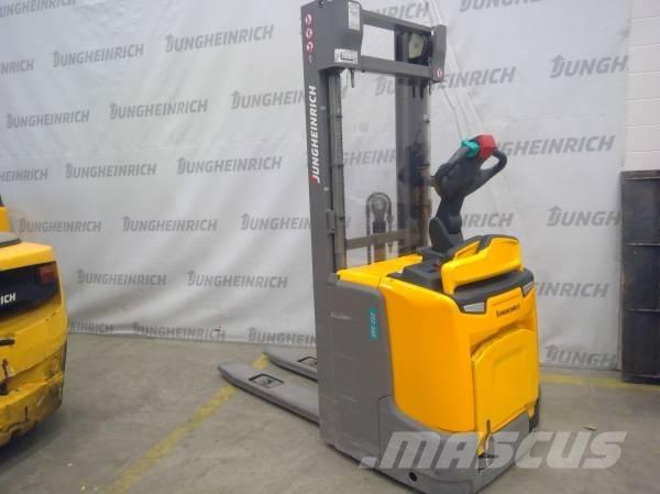 Jungheinrich ERC 212 Gerbeurs Automoteurs