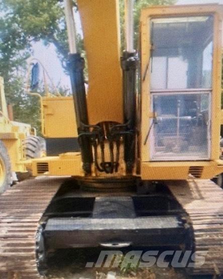 CAT 225 B LC Pelle sur chenilles