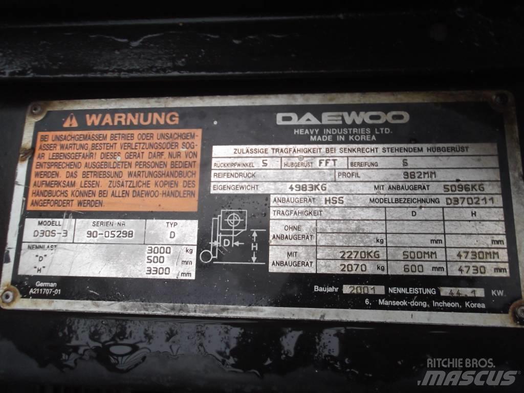 Daewoo D30S3 V-2372 Chariots diesel