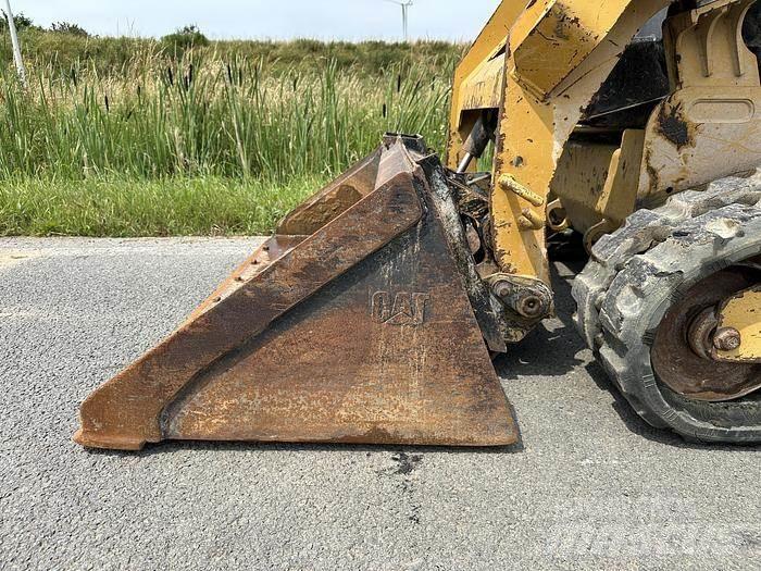 CAT 239D Chargeuse sur chenilles