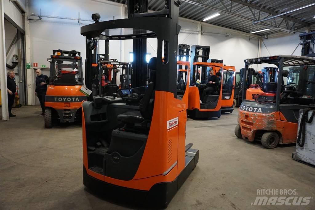 Toyota RRE140HE Chariot à mât rétractable