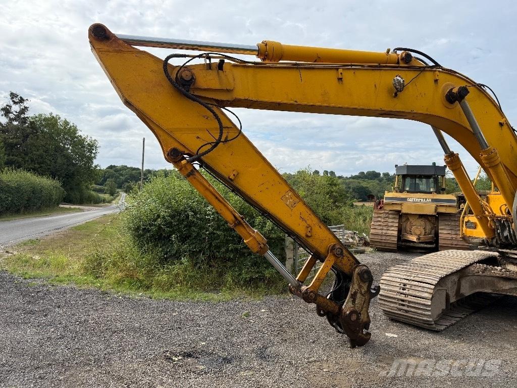 JCB JS 240 LC Pelle sur chenilles
