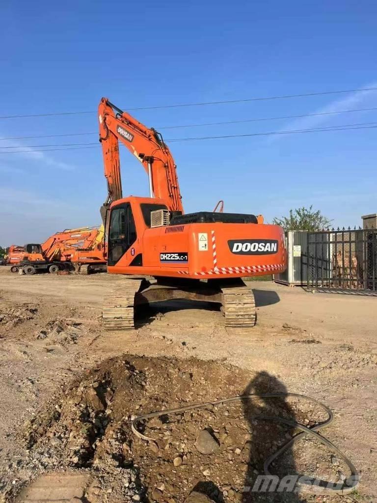 Doosan DH 225 LC-9 Pelle sur chenilles