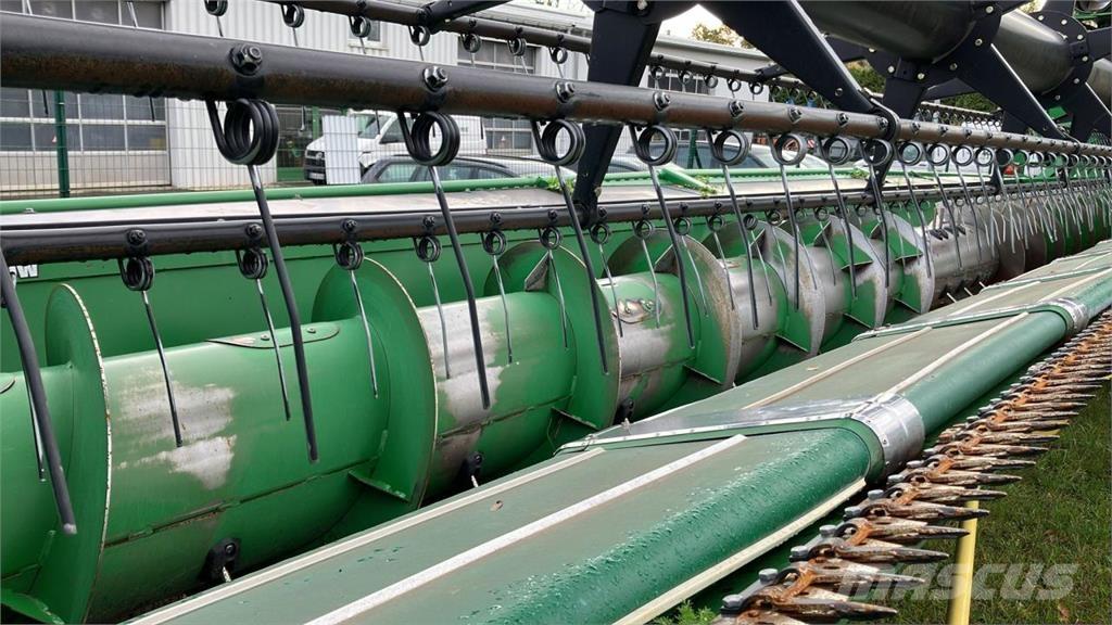 John Deere S680 Moissonneuse batteuse