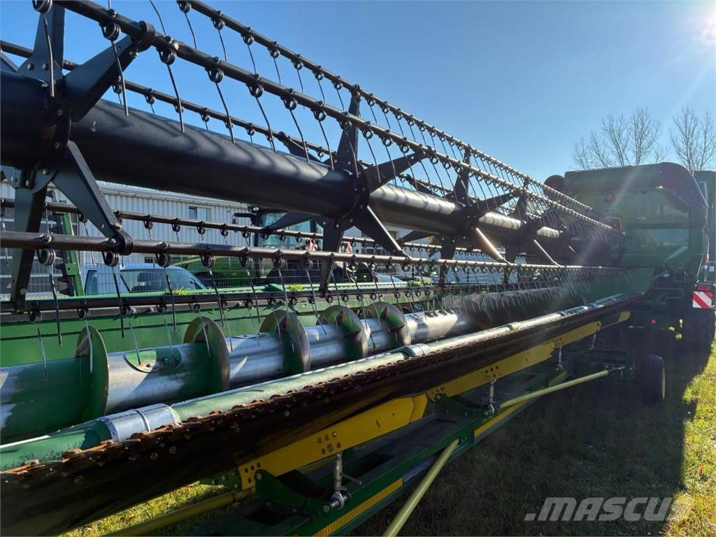 John Deere S680 Moissonneuse batteuse