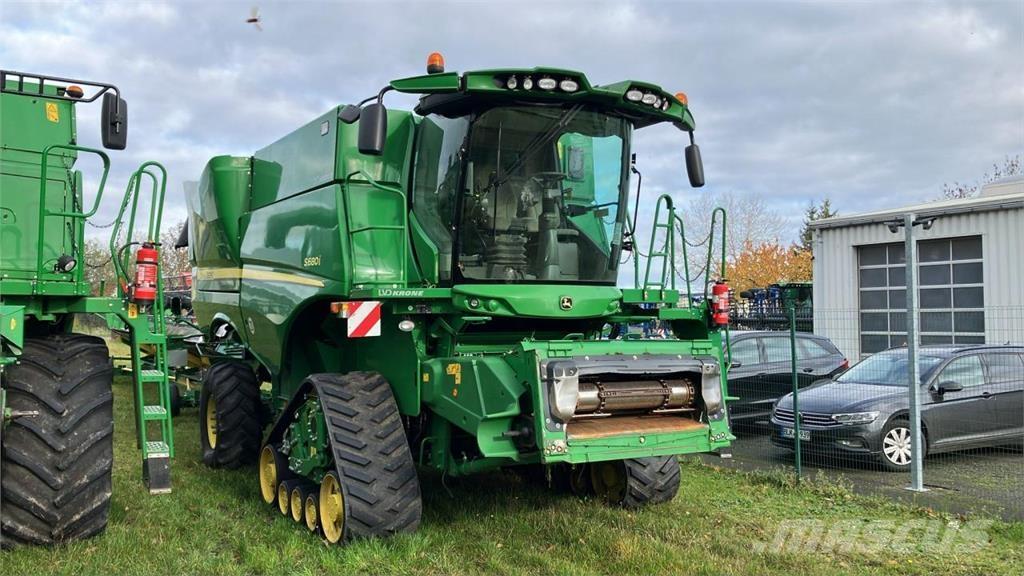 John Deere S680 Moissonneuse batteuse