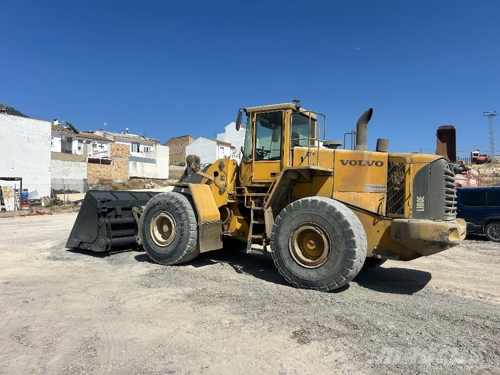 Volvo L 180 E Chargeuse sur pneus