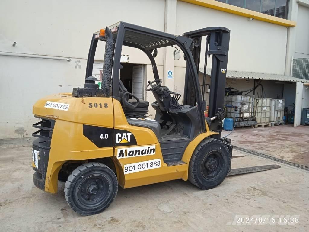 CAT DP 40 Chariots diesel
