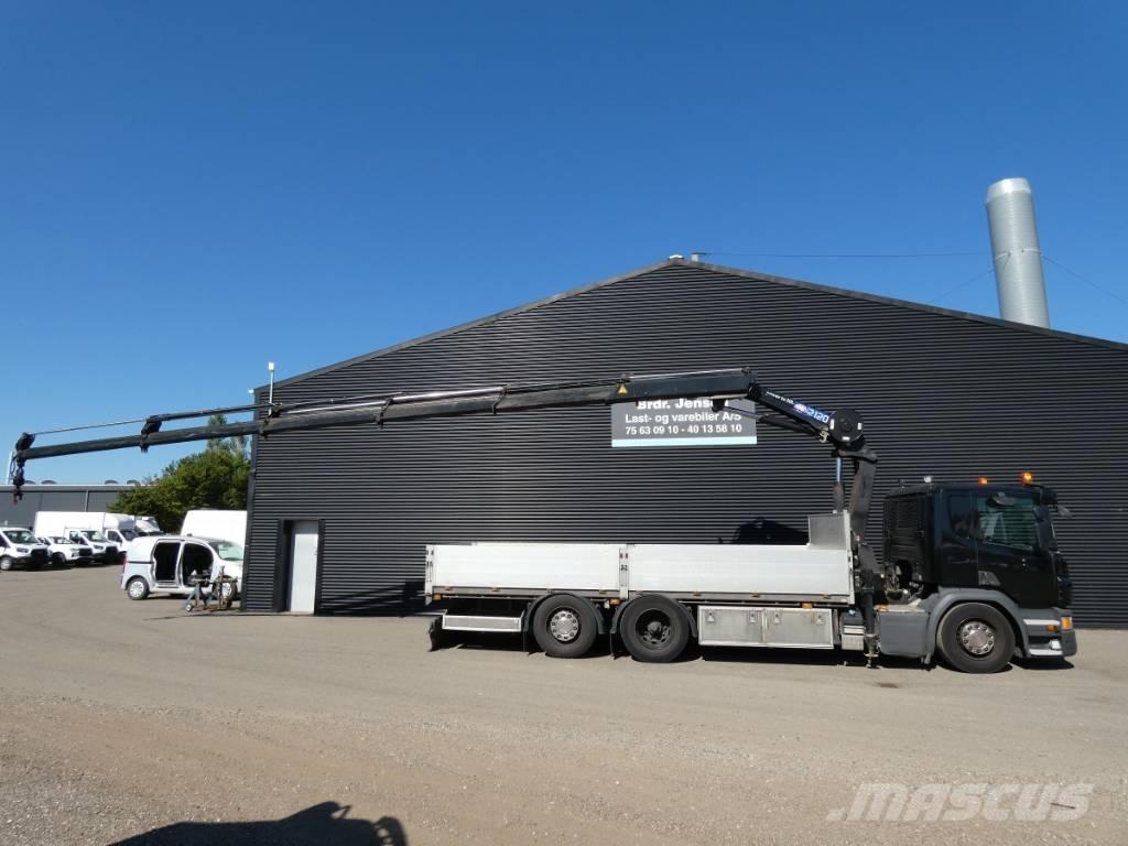 Scania P 370 Camion plateau ridelle avec grue