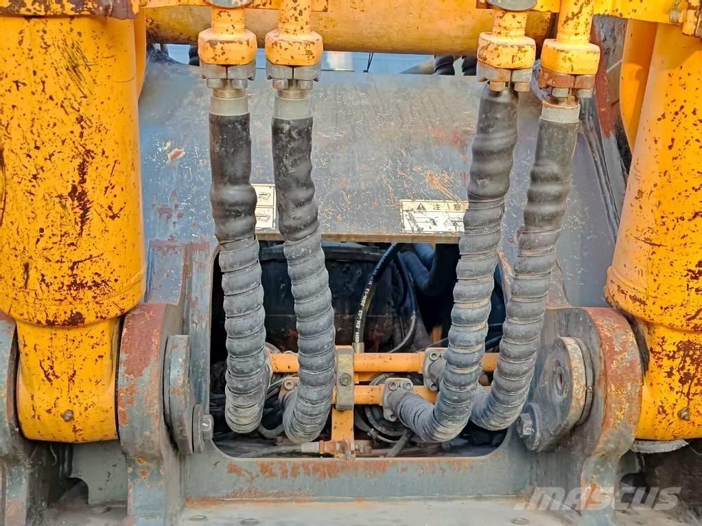 Hyundai R300LC-9S Pelle sur chenilles