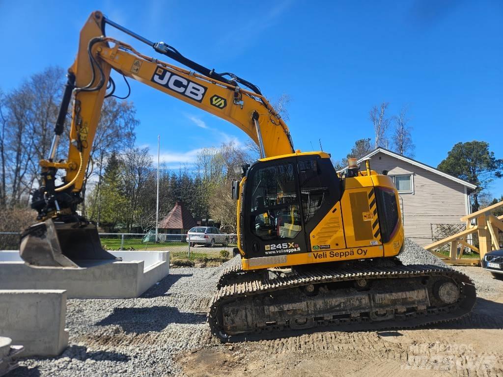 JCB 245 XLR Pelle sur chenilles