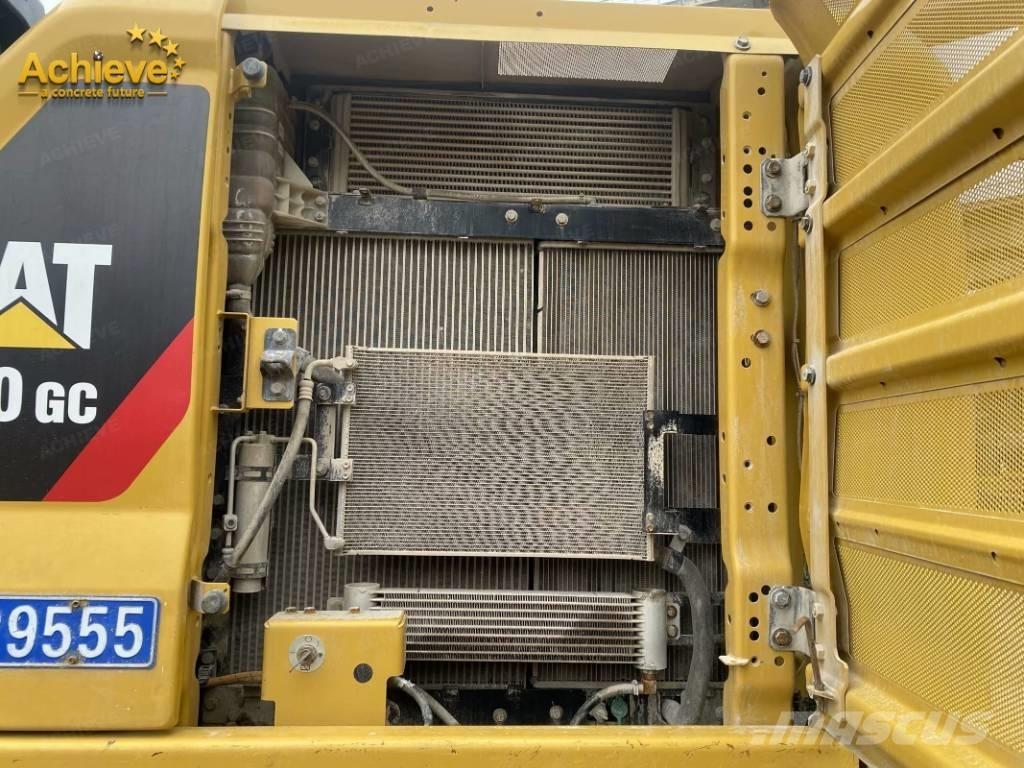 CAT 320GC Pelle sur chenilles