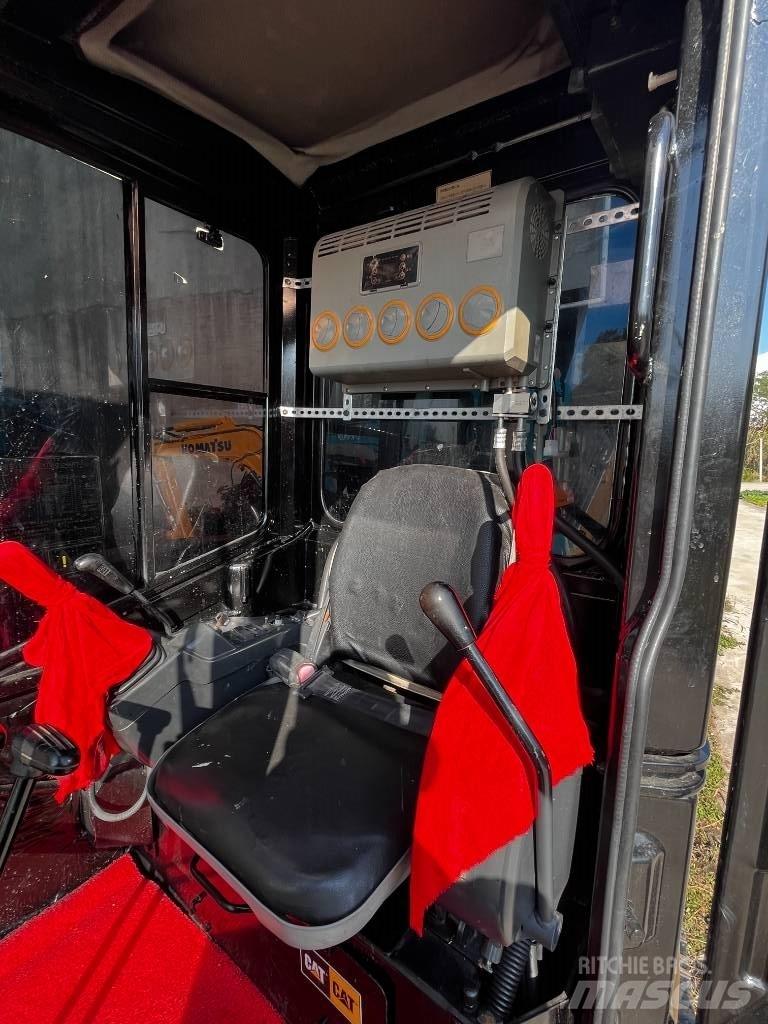CAT 303.5ECR Pelle sur chenilles