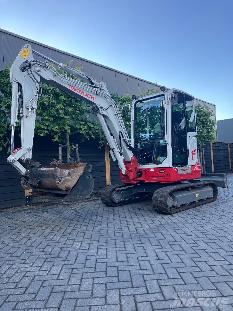 Takeuchi TB 335 R Mini pelle < 7t