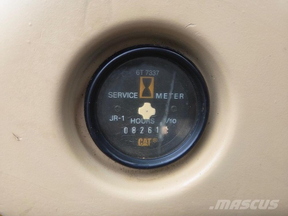 CAT 320BL Pelle sur chenilles