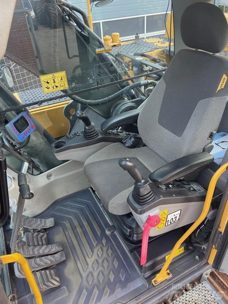 Volvo EC250DL Pelle sur chenilles