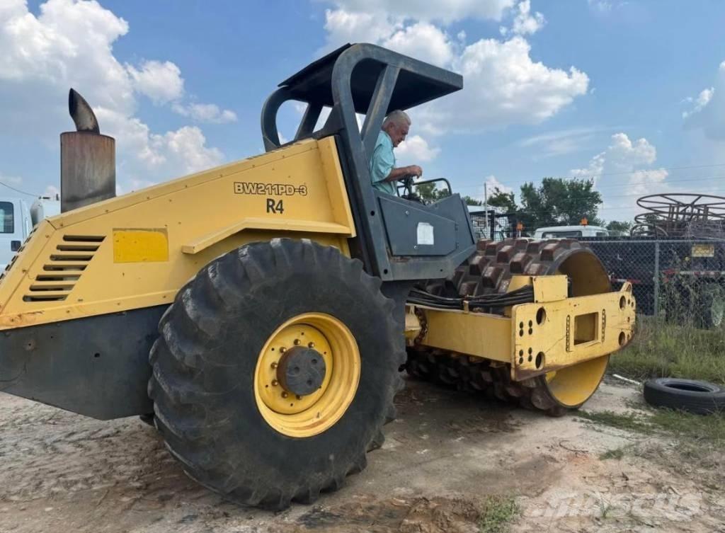 Bomag BW 211 P D-3 Rouleaux monocylindre