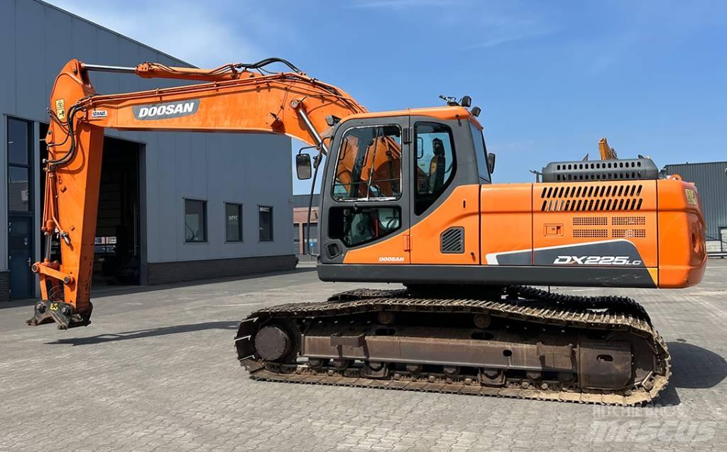Doosan DX 225 LC-3 Pelle sur chenilles