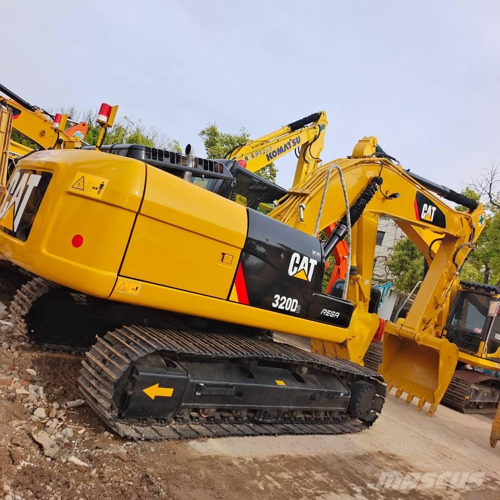 CAT 320 D2L Pelle sur chenilles