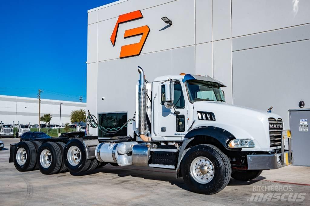 Mack Granite GU 813 Camion benne
