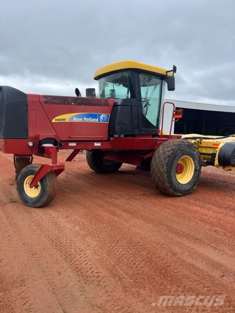 New Holland H8080 Faucheuse andaineuse automotrice
