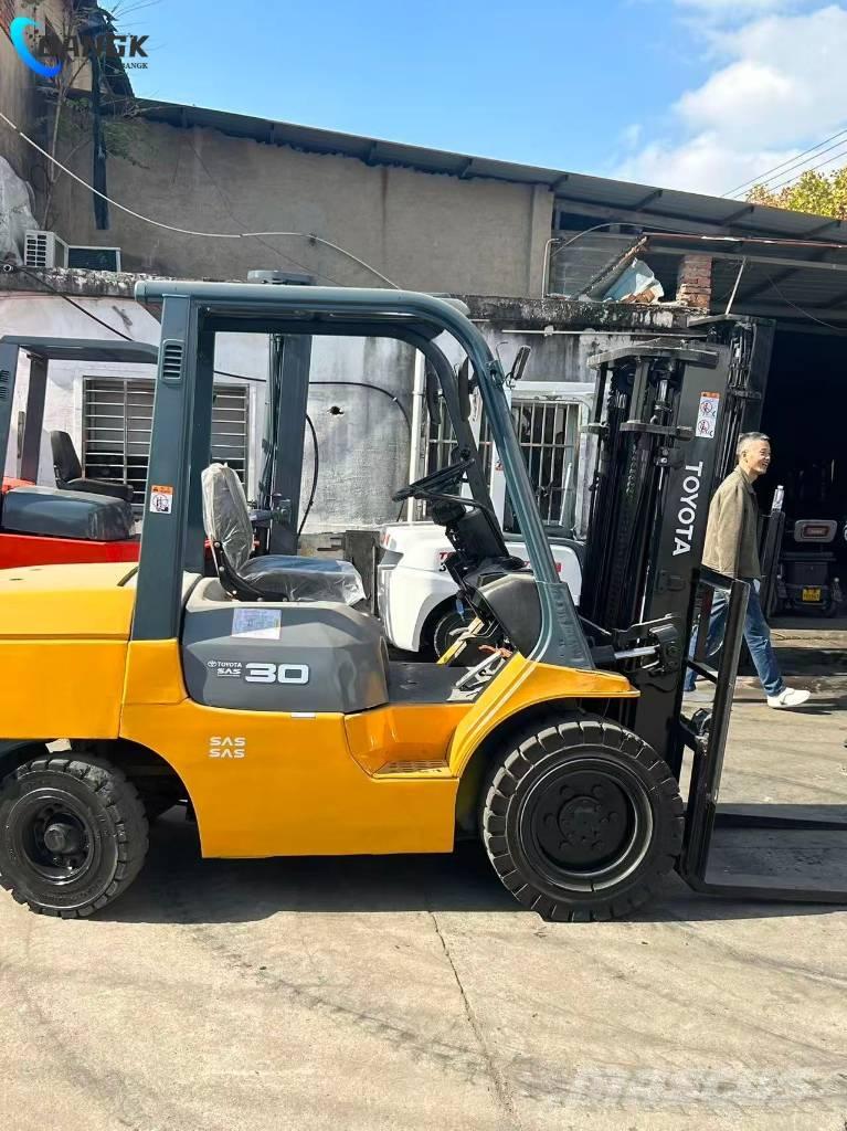 Toyota 7 FDN 30 Chariots diesel