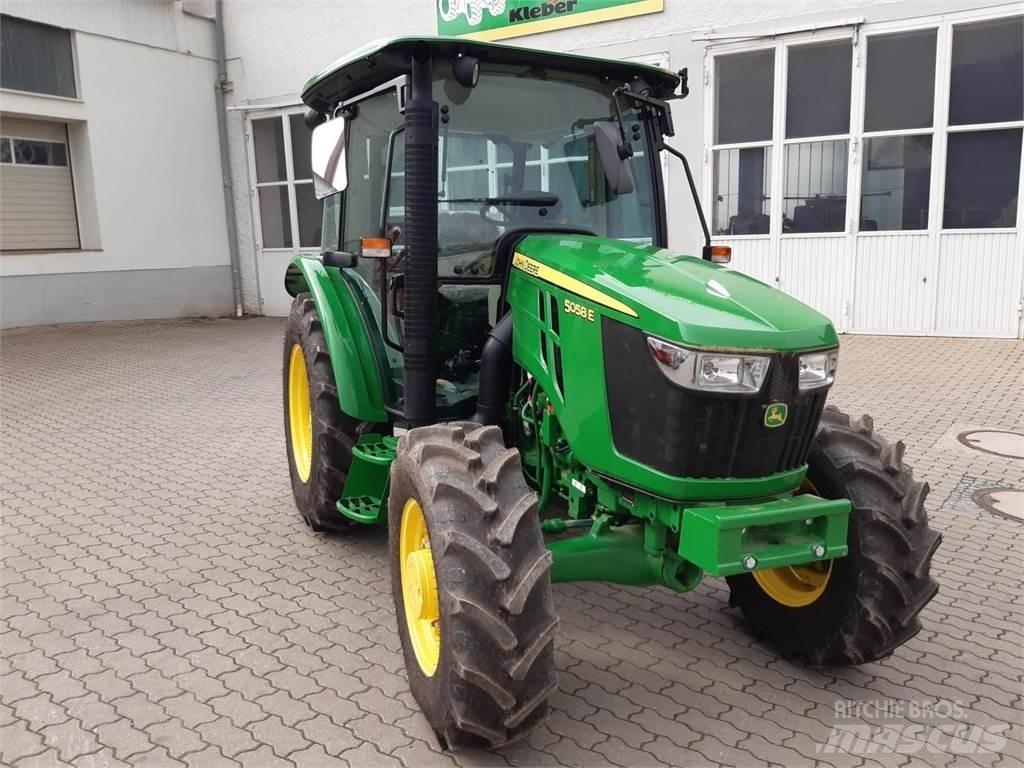 John Deere 5058E Tracteur