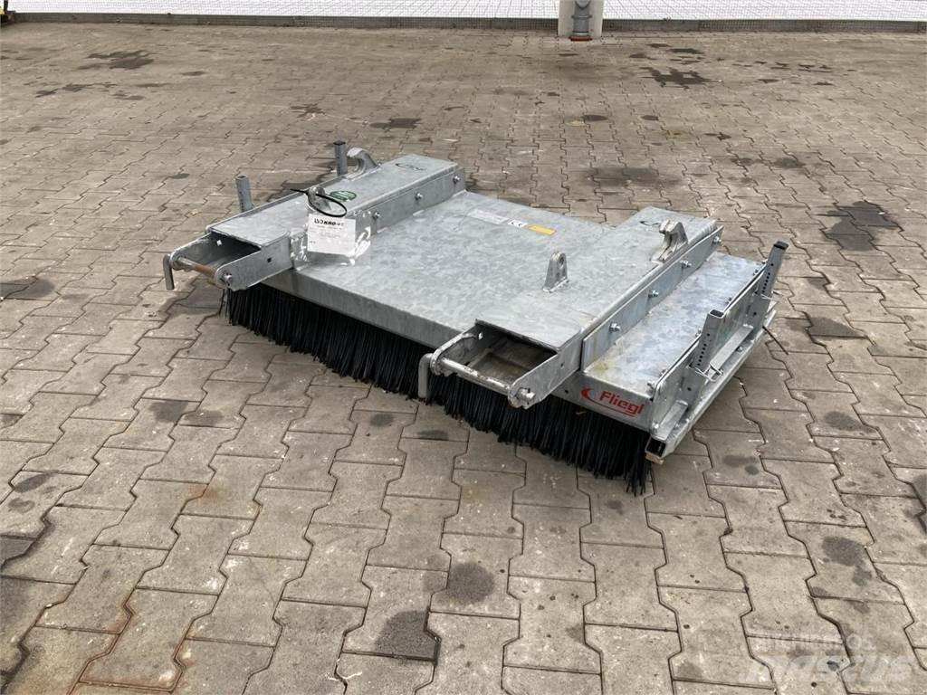 Fliegl Löwe 1,50m Balayeuse / Autolaveuse
