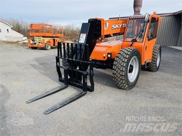 SkyTrak 8042 Chariot télescopique