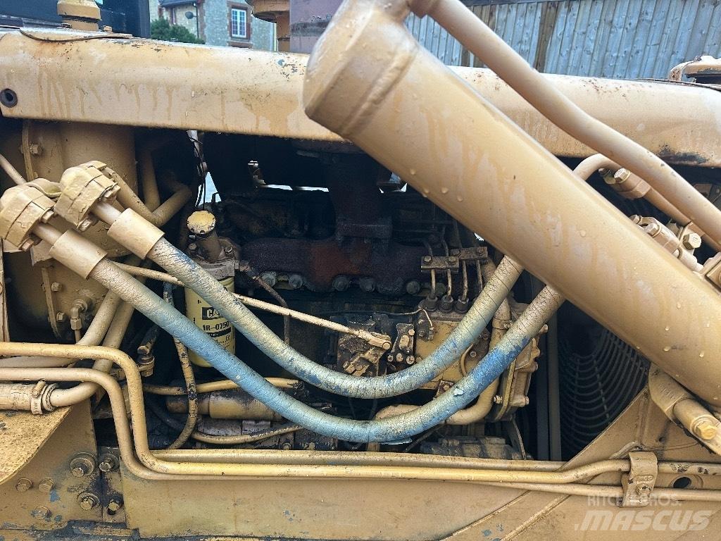 CAT D 4 D Bouteurs sur chenilles
