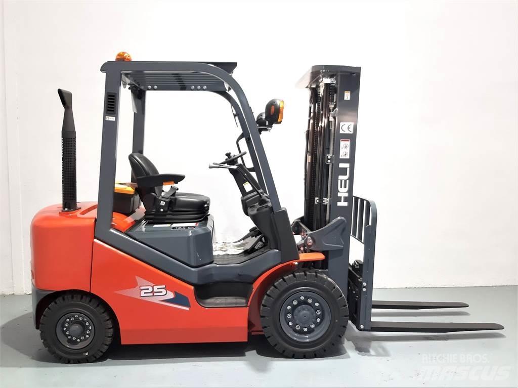 Heli CPCD25 XC26H Chariots diesel