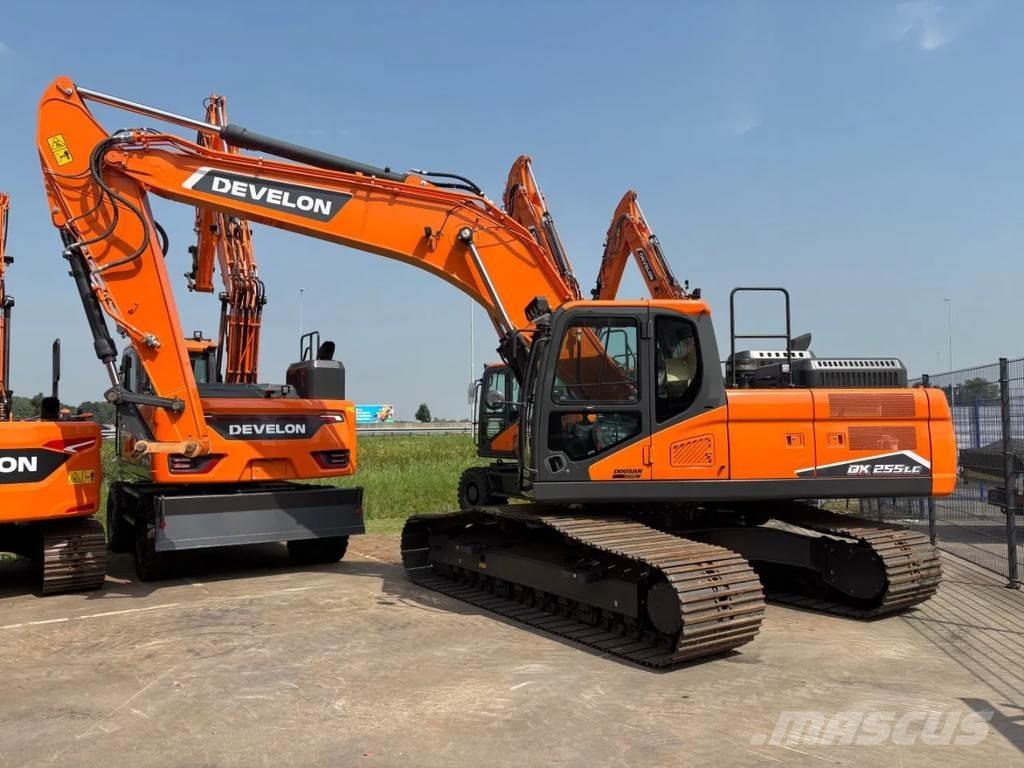 Develon DX255LC-7 Pelle sur chenilles