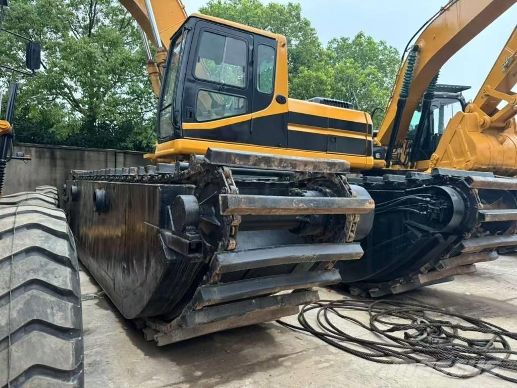 CAT 320 B Pelles amphibies