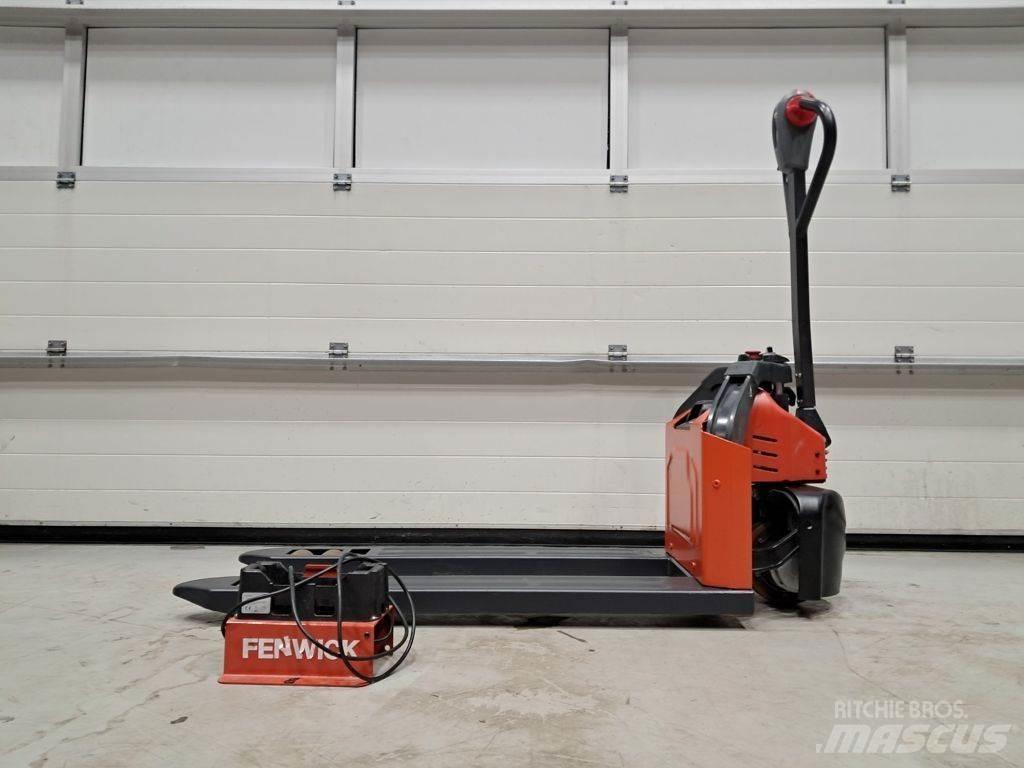 Linde MT12 Transpalette accompagnant