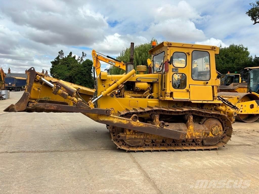 CAT D 6 D Bouteurs sur chenilles