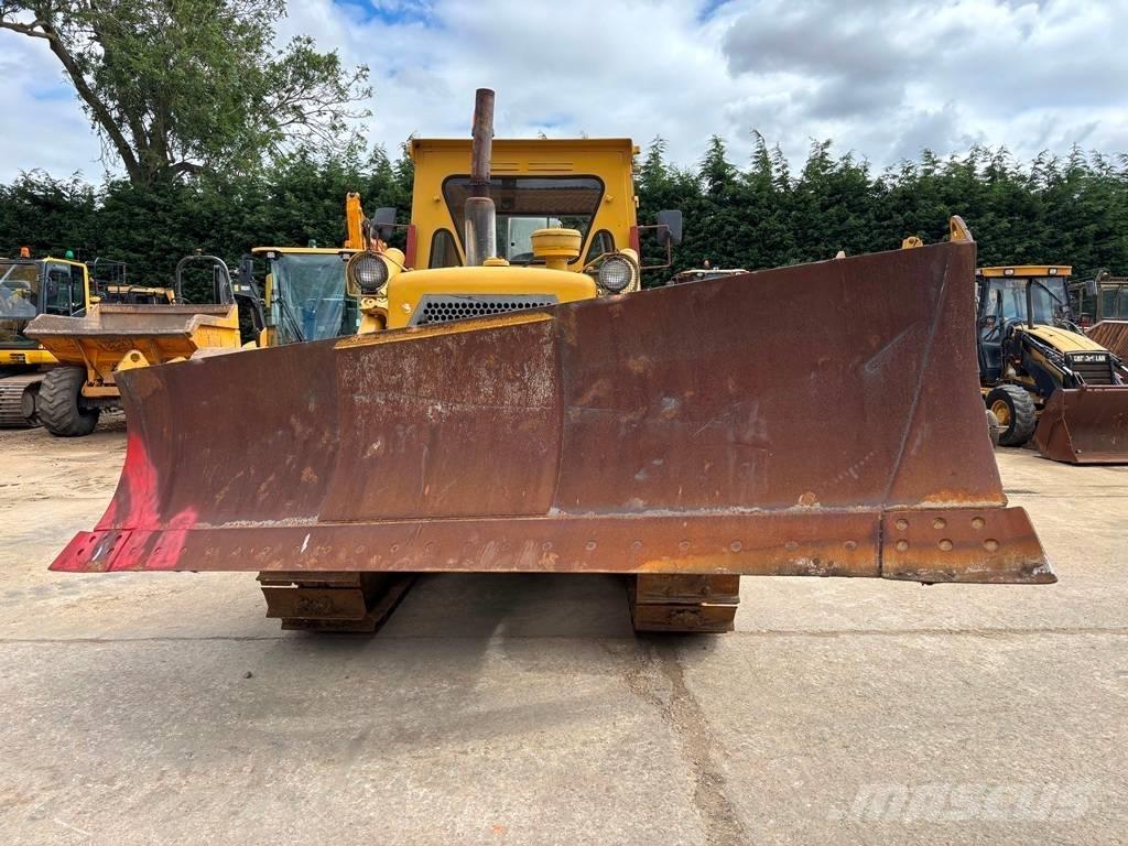 CAT D 6 D Bouteurs sur chenilles