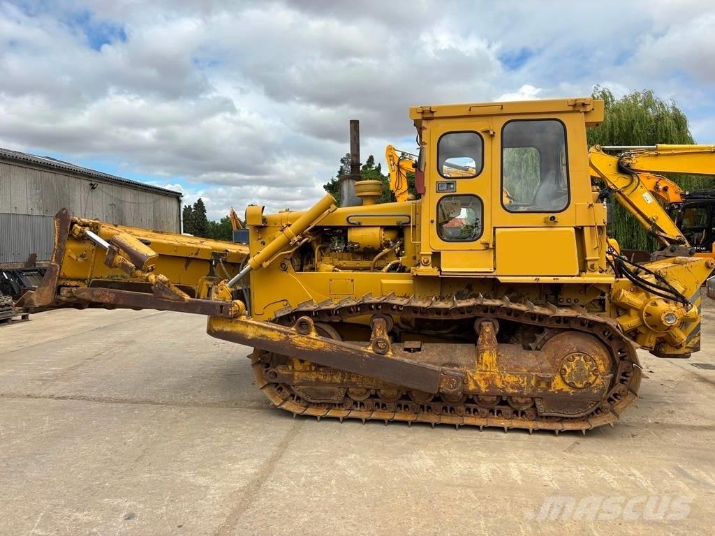 CAT D 6 D Bouteurs sur chenilles