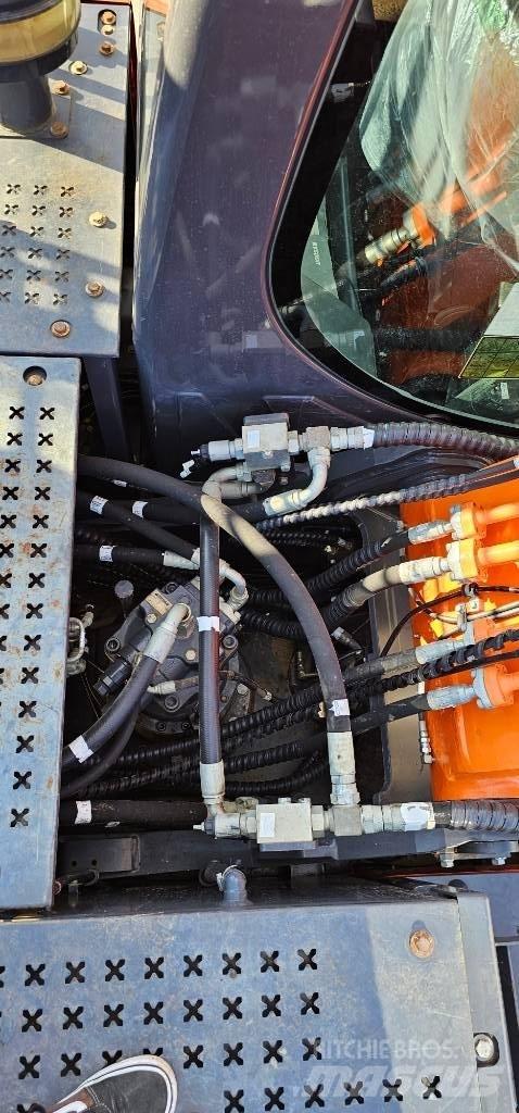 Doosan DX 225 Pelle sur chenilles