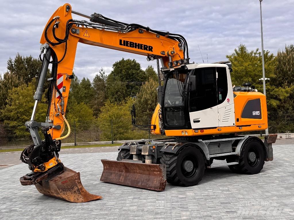 Liebherr A 916 Pelle sur pneus