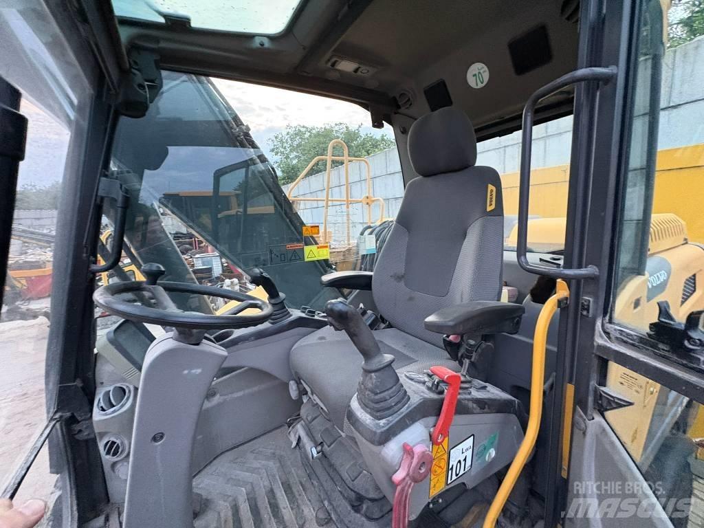 Volvo EW 160 D Pelle sur pneus