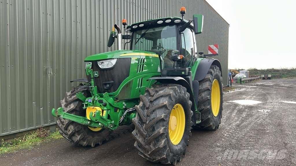 John Deere 6215R Tracteur