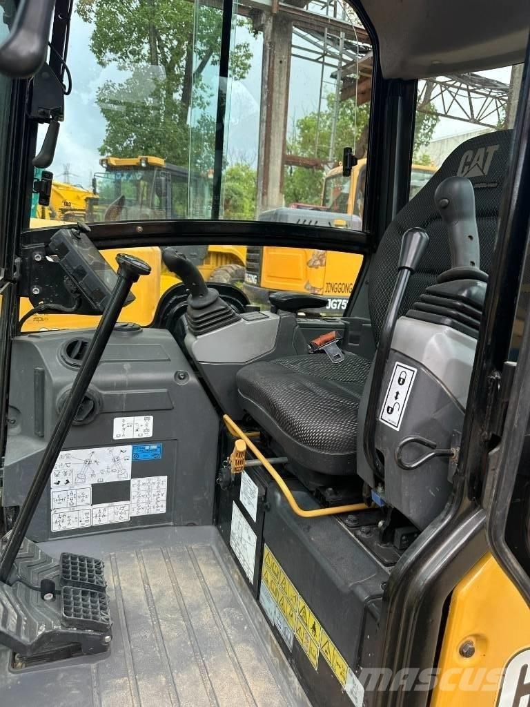 CAT 302 Mini pelle < 7t