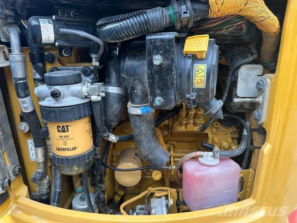 CAT 302 Mini pelle < 7t