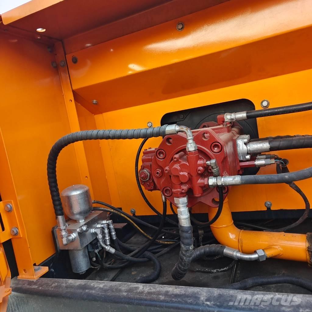 Hyundai 305 LC-9T Pelle sur chenilles