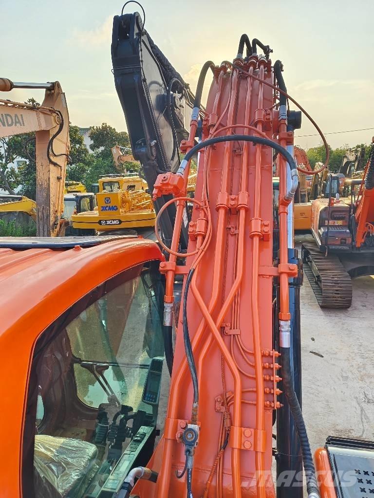 Doosan DX 225 LC Pelle sur chenilles