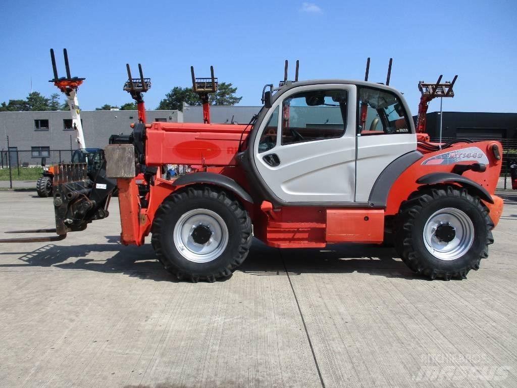 Manitou MT 1440 (157) Chariot télescopique