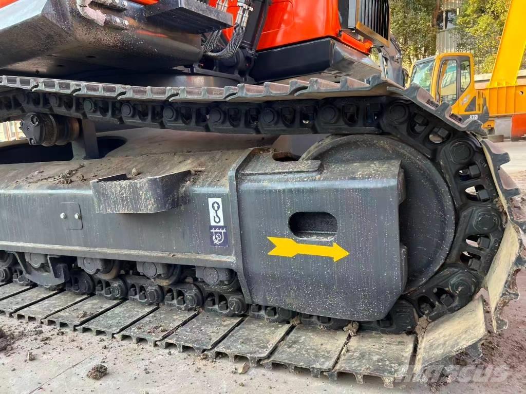 Doosan DX 225 LC Pelle sur chenilles