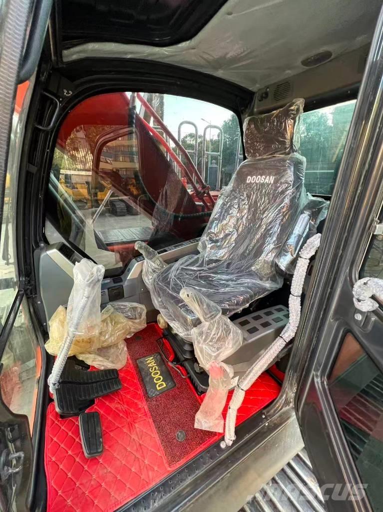 Doosan DX 225 LC Pelle sur chenilles