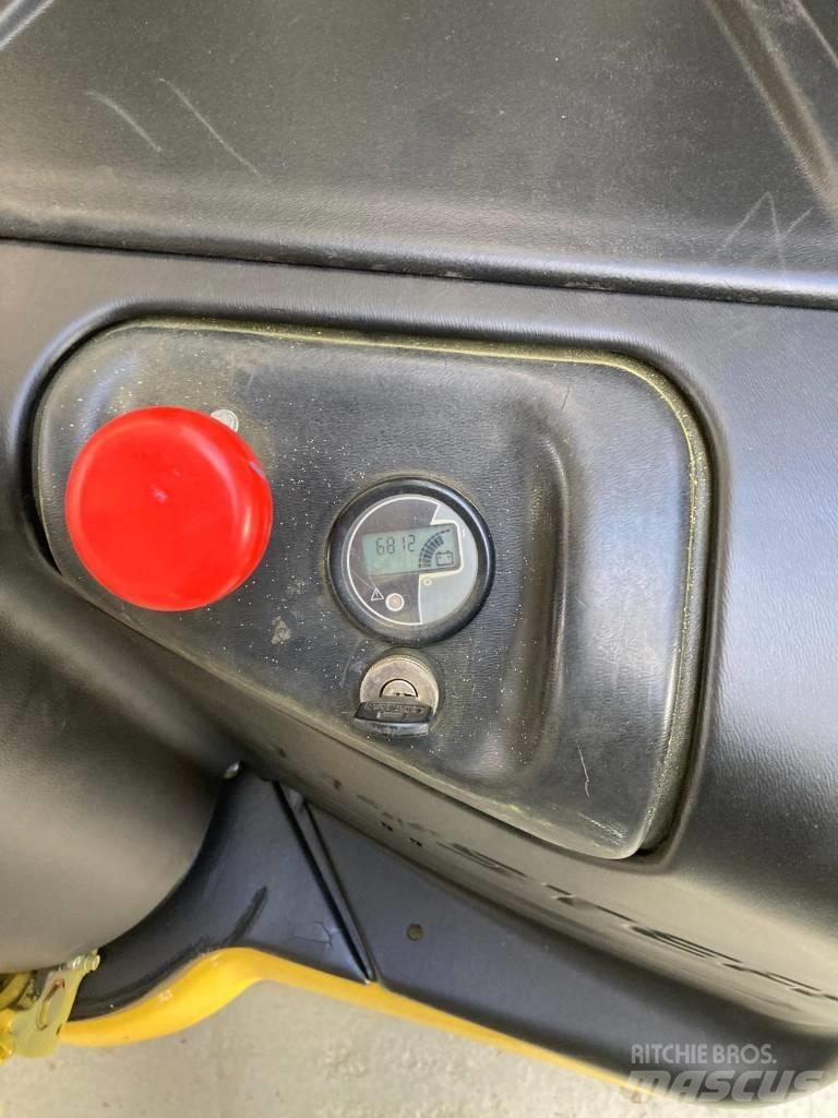 Hyster S 1.6 Gerbeur accompagnant